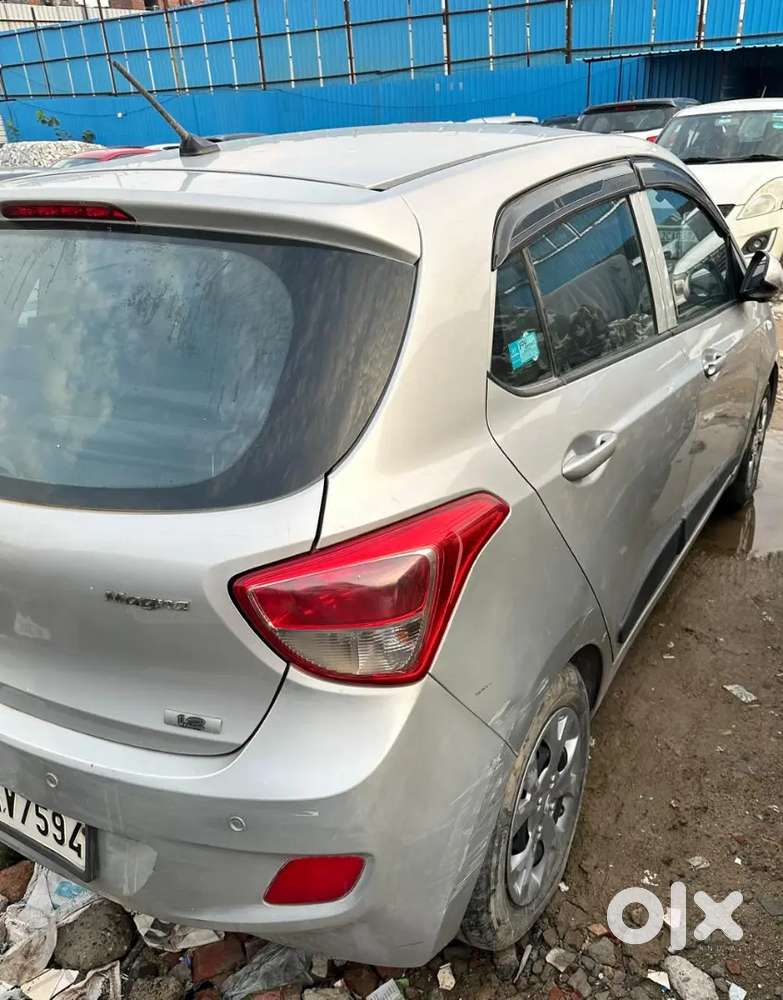 I10 Grand 2016 Cng All Original Car Second Owner