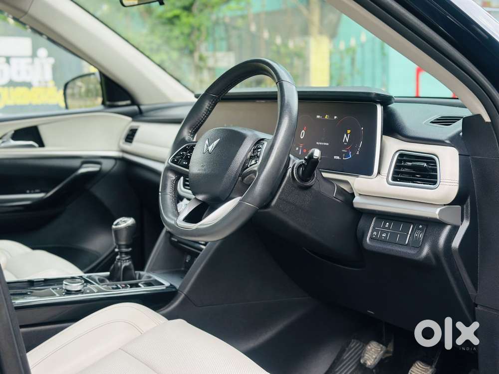 Mahindra Xuv700 2.2 Ax 7 Diesel Mt Luxury Pack Str, 2022, Diesel