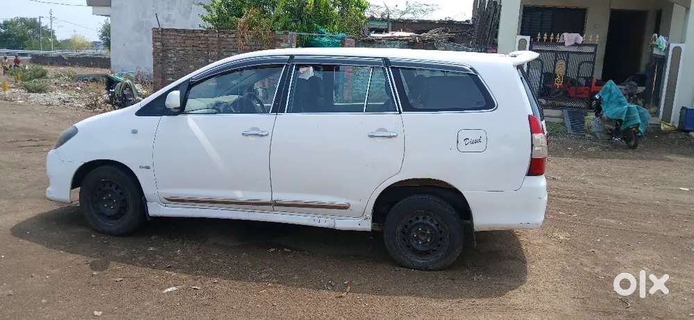 Toyota Innova 2011