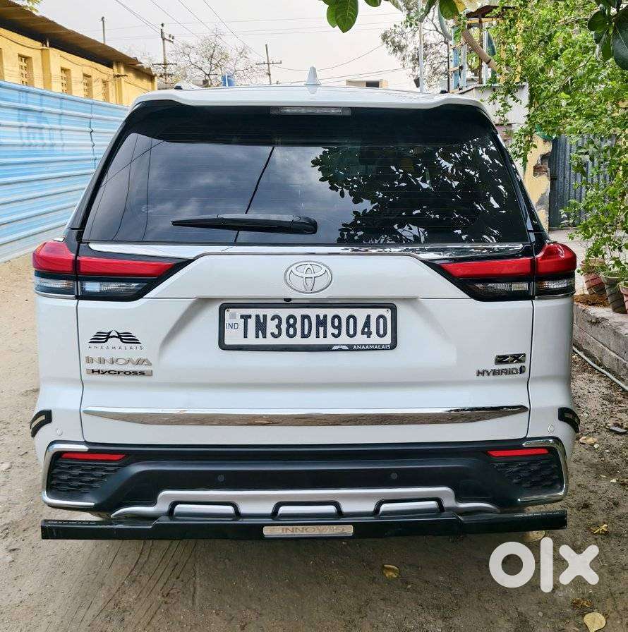 Toyota Innova Hycross 2.0 Zx (o) Hybrid 7 Str, 2025, Petrol