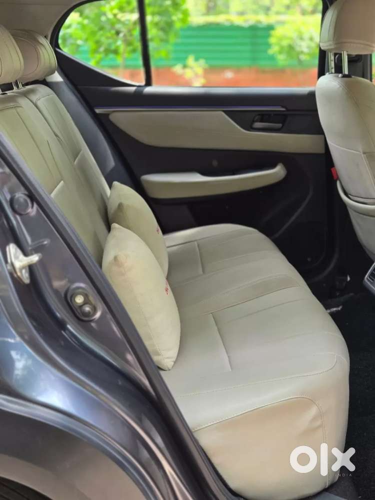 Honda Elevate V Mt, 2025, Petrol