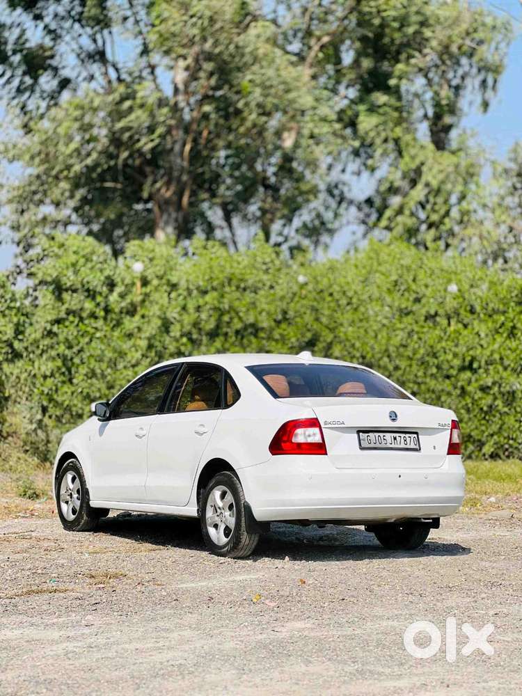 Skoda Rapid 2013-2016 1.5 Tdi At Ambition With Alloy Wheel, 2015, Di..