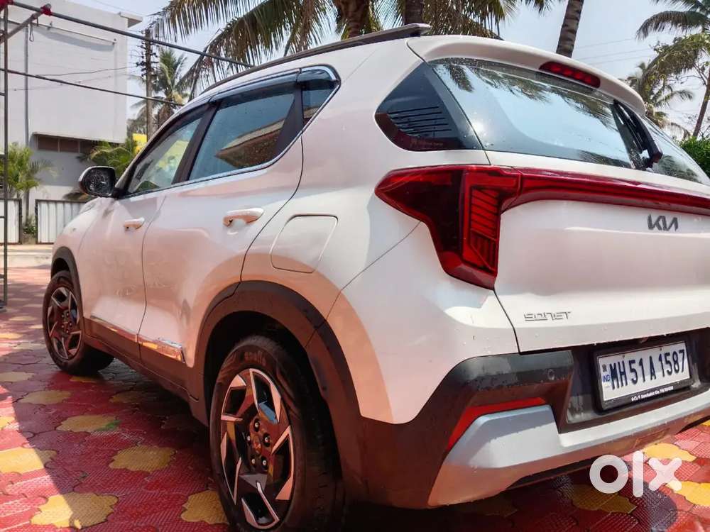 Kia Sonet 2024 October Petrol 10000 Km Driven