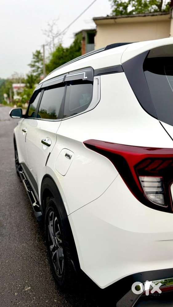 Kia Carens 2024 Petrol Well Maintained