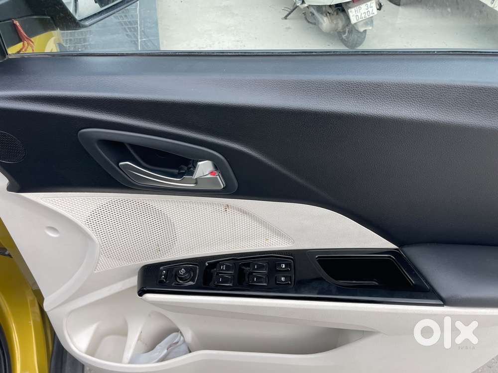 Mahindra Xuv 3xo Ax5 Ds Mt, 2024, Diesel
