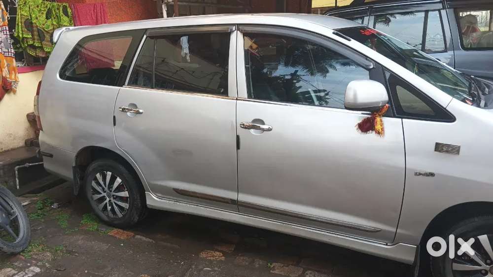 Toyota Innova 2016 Diesel 92000 Km Driven