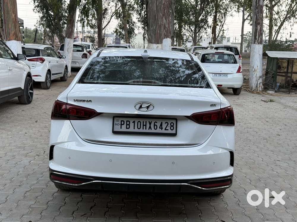 Hyundai Verna 1.6 Sx (o) Crdi At, 2022, Diesel