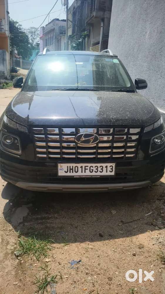 Hyundai Venue 2023 Petrol 38000 Km Driven