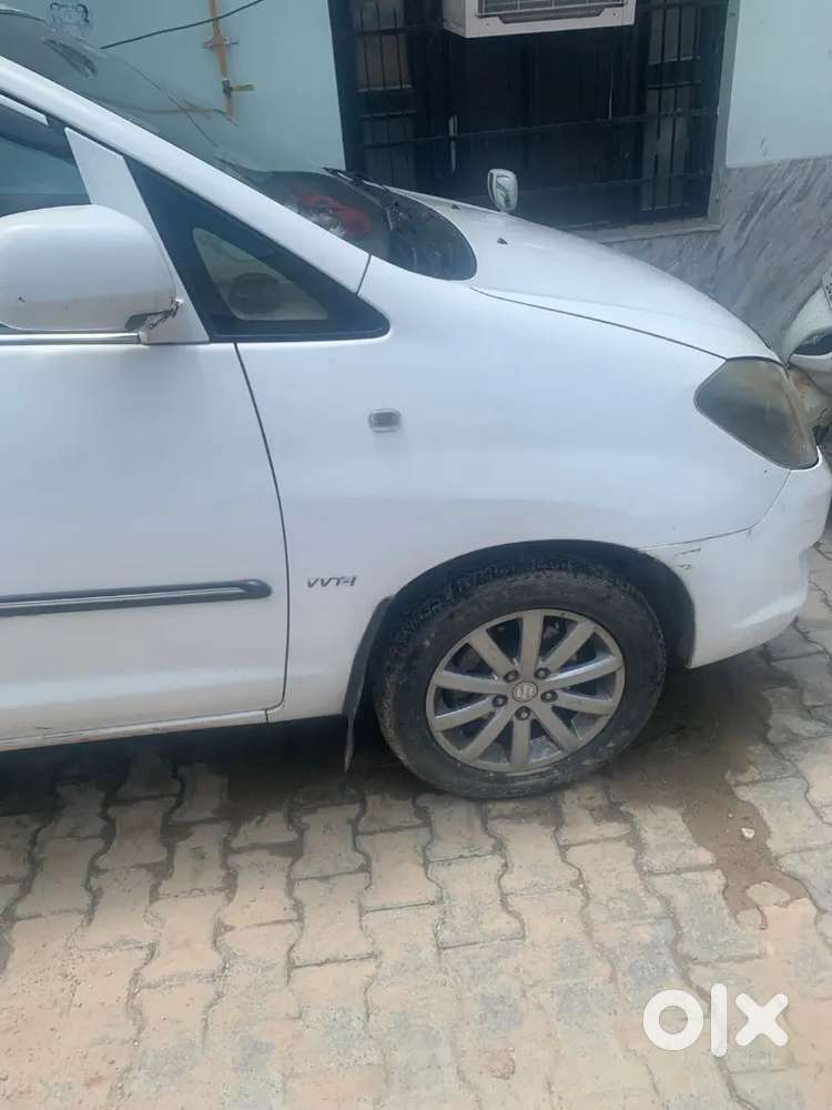 Toyota Innova 2013 Petrol 900500 Km Driven With Cng On Paper