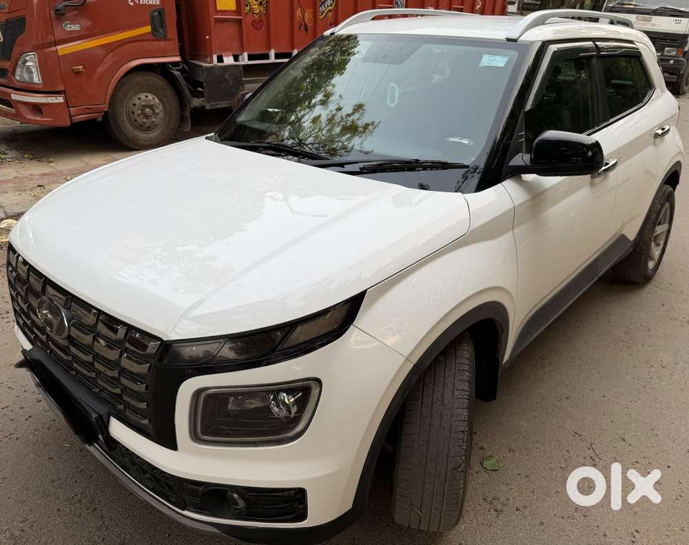 Hyundai Venue S (o) 1.0 Turbo Mt, 2023, Cng & Hybrids