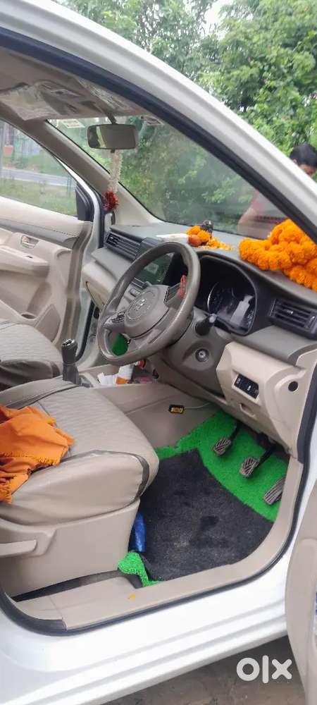 मुझे गाड़ी नहीं रखता है इसलिए मैं  बेच रहा हूं