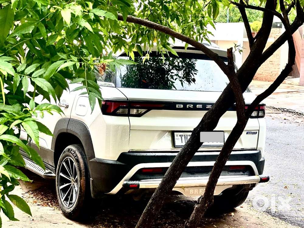 Maruti Brezza Petrol 2023