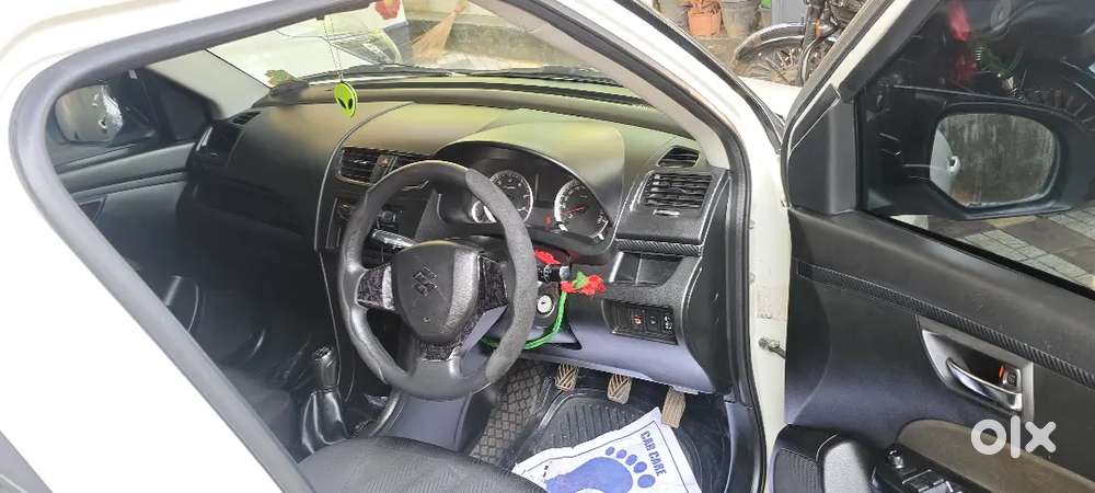 Swift Type 2 
Model 2014
Kilometre 102000
New Insurance 
New Tyre
