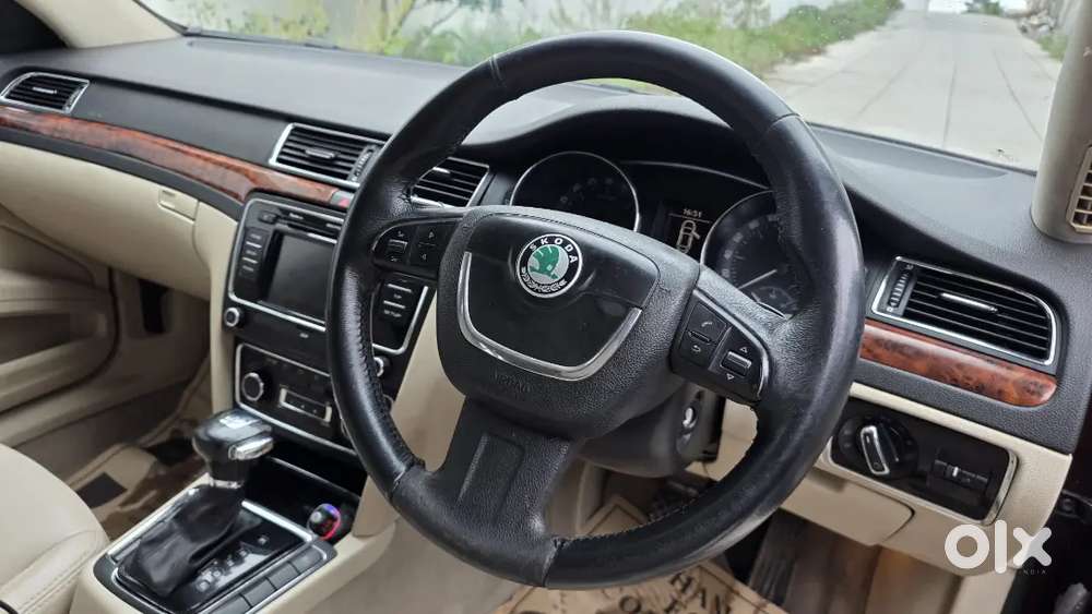 Skoda Superb Elegance 2011 Diesel Automatic