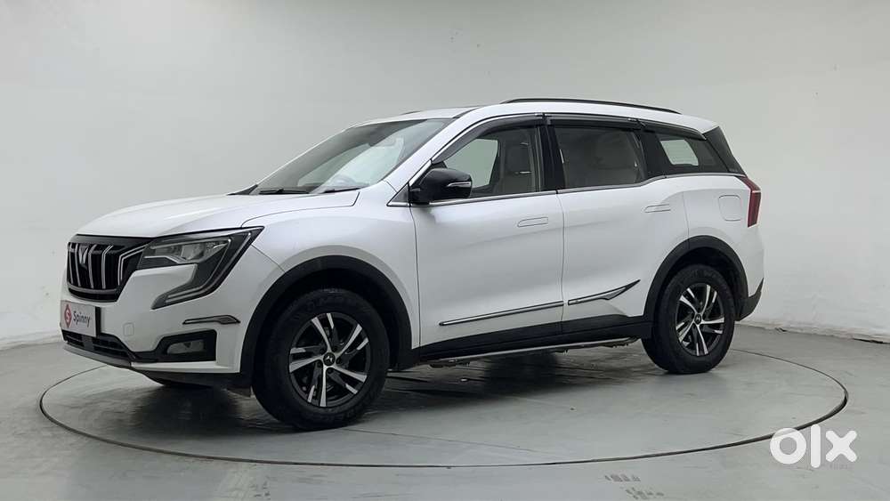 Mahindra Xuv700 2.0 Ax 5 Petrol Mt 7 Str, 2023, Petrol