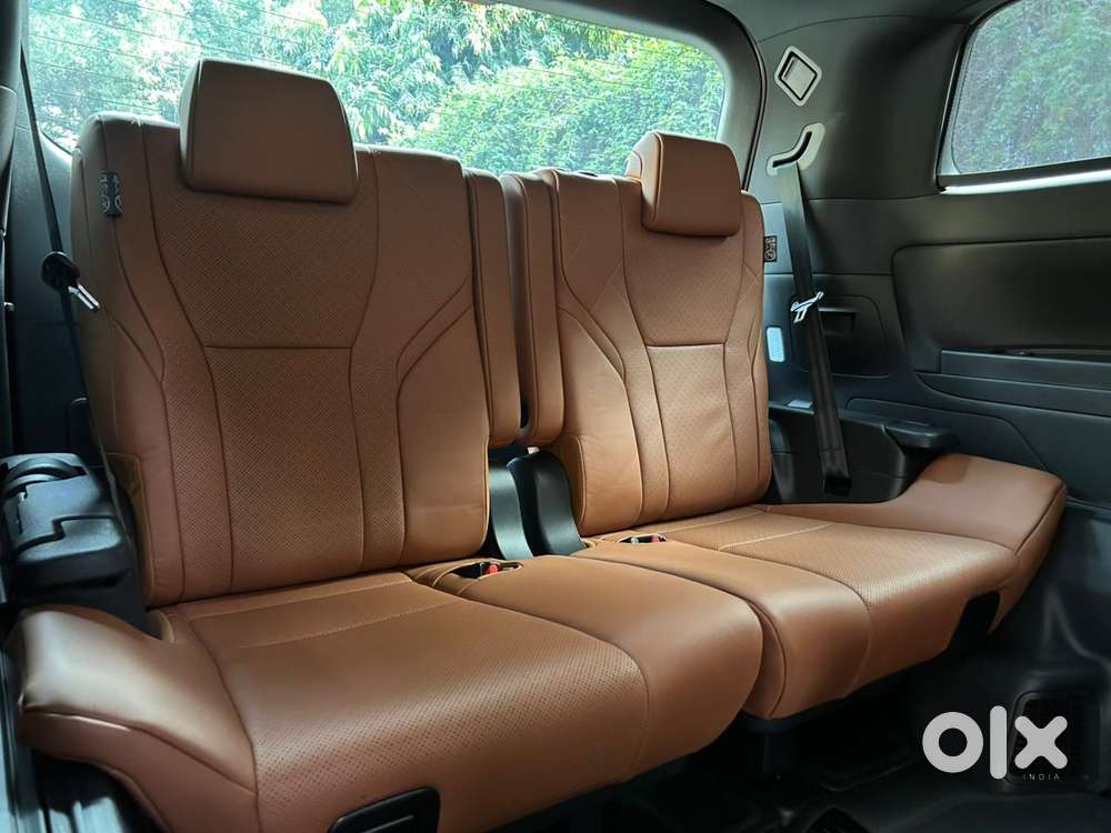 Toyota Vellfire Vip – Executive Lounge, 2024, Petrol