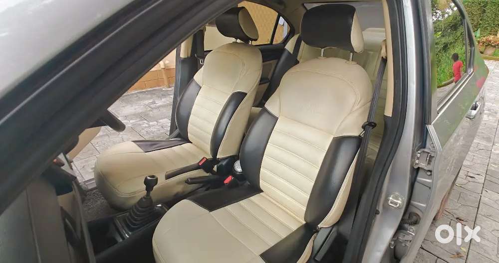 Honda Amaze Vx Mt Petrol: Urgent Sale