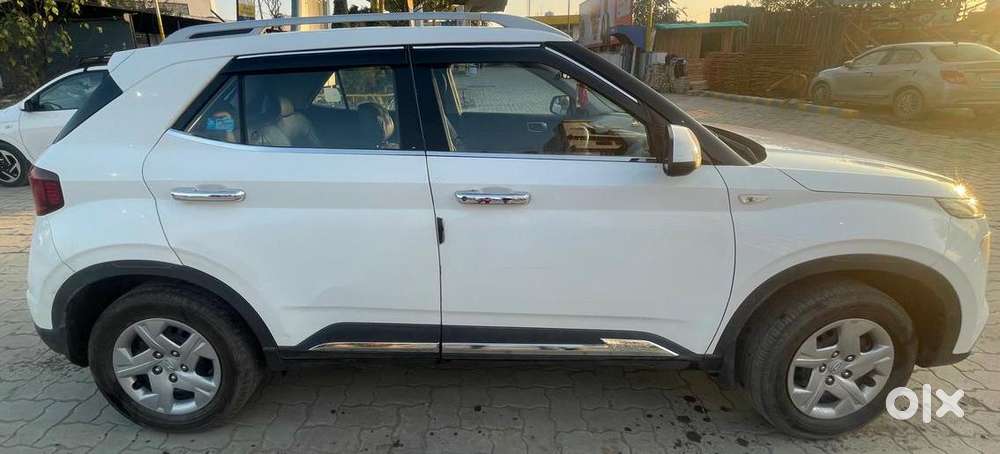 Hyundai Venue S Turbo, 2021, Petrol
