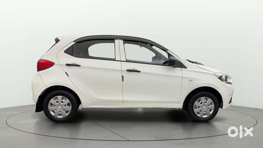Tata Tiago 1.2 Revotron Xm, 2018, Petrol