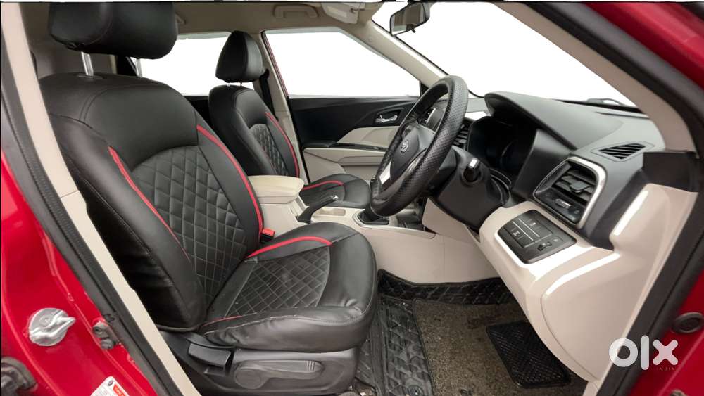 Mahindra Xuv300 W8, 2019, Petrol