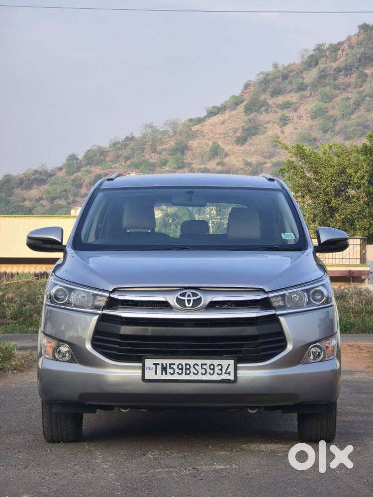 Toyota Innova Crysta 2.4 V 8 Str, 2017, Petrol