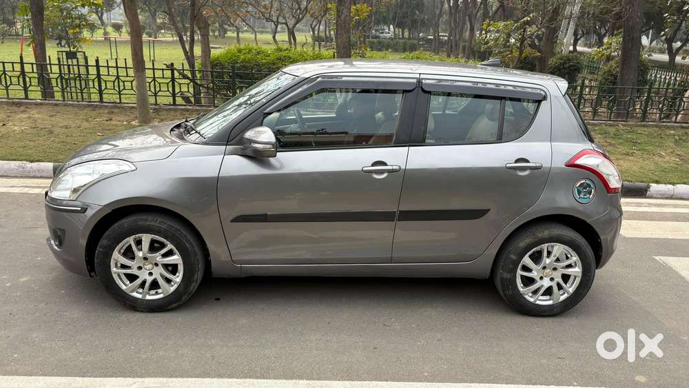 Maruti Suzuki Swift Vvt Zxi, 2013, Petrol