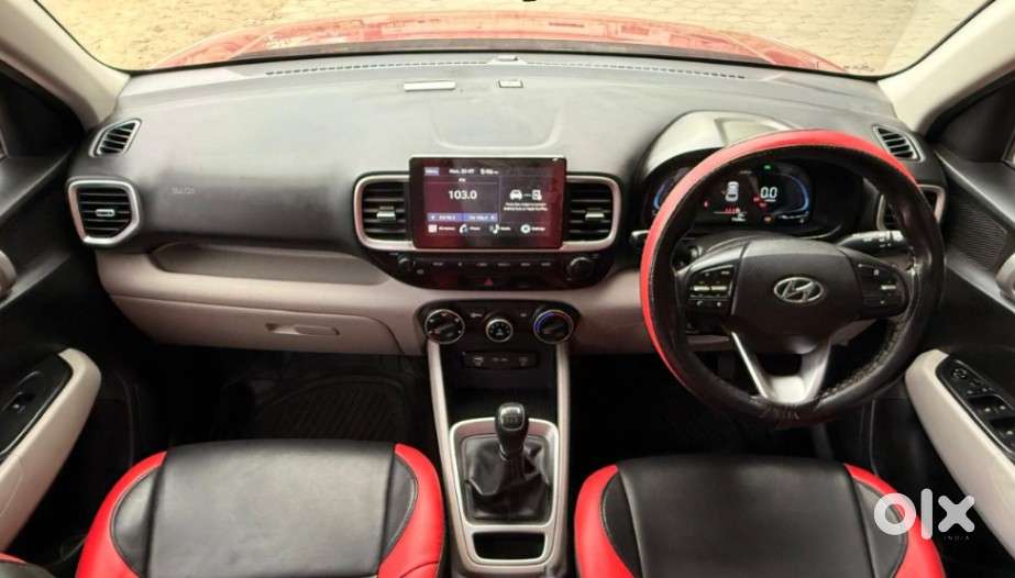 Hyundai Venue 1.2 S (o), 2024, Petrol