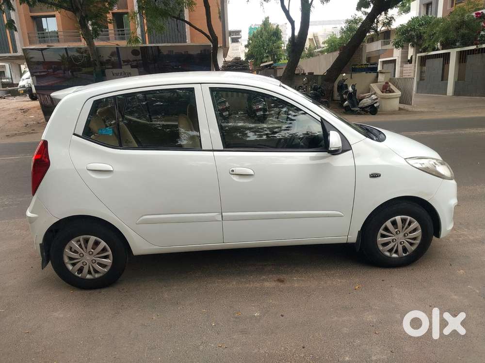 Hyundai I10 Sportz At, 2013, Petrol