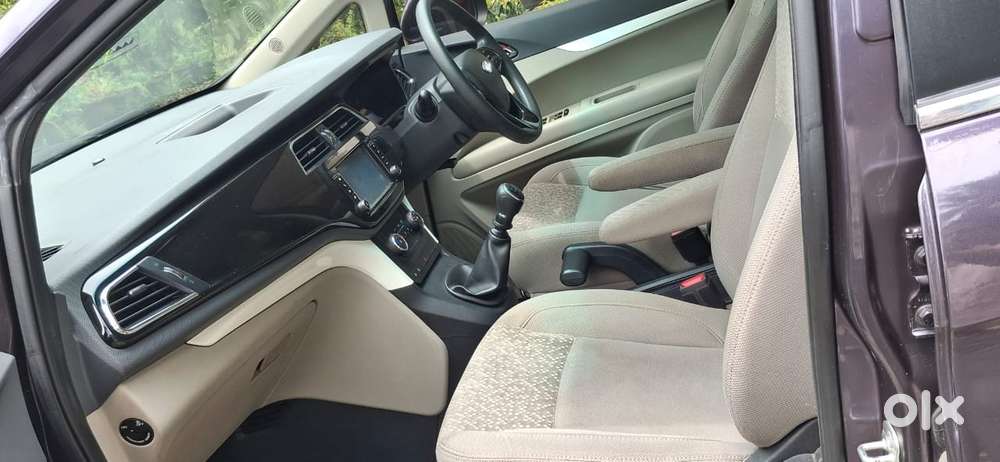 Mahindra Marazzo M6, 2018, Diesel