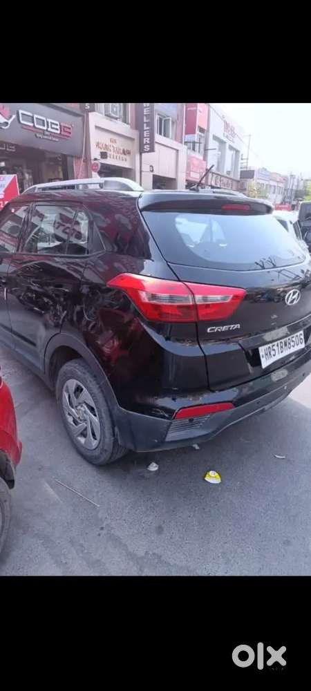 Black Creta Excellent Condition.no Brokers