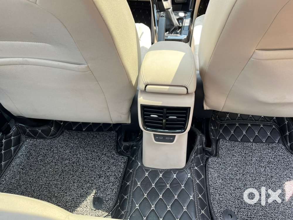 Volkswagen Virtus Highline Plus 1.0 Tsi Mt Less Driven Car