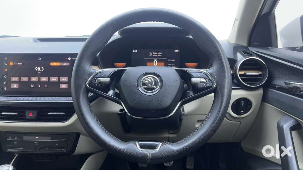 Skoda Slavia Style 1.0l Tsi Mt, 2022, Petrol