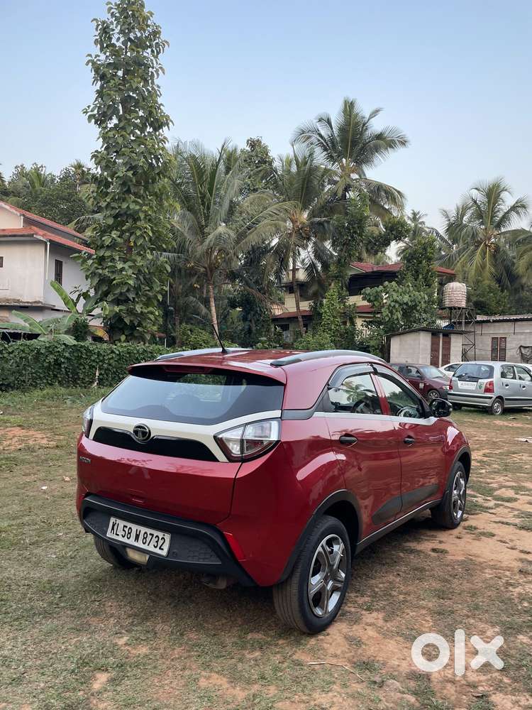 Tata Nexon 1.2 Revotron Xm (s), 2017, Petrol