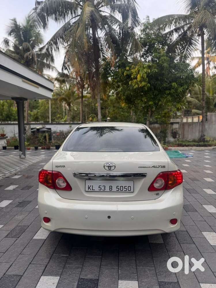 Toyota Corolla Altis 2010 Cng + Petrol