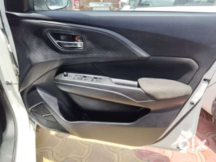 Maruti Suzuki Swift 1.2 Vxi (o), 2024, Petrol