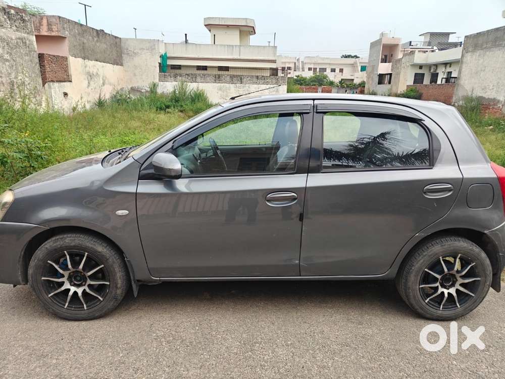 Toyota Etios Liva 2013 Diesel 150000 Km Driven