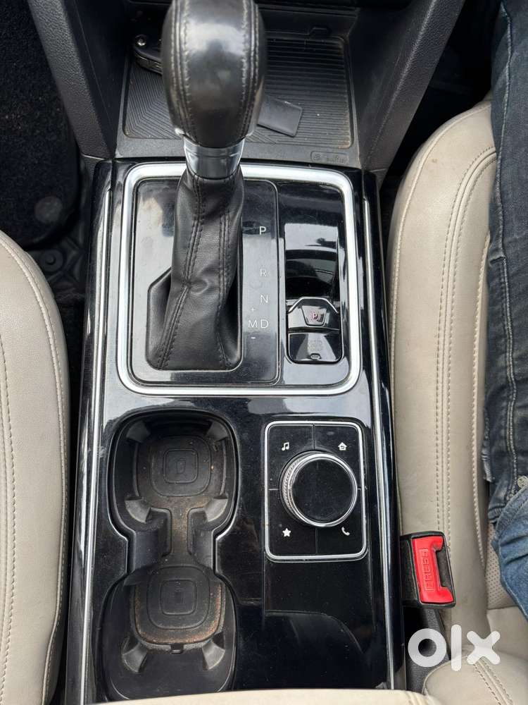 Mahindra Xuv700 2.0 Ax 7 Petrol At Str, 2022, Petrol