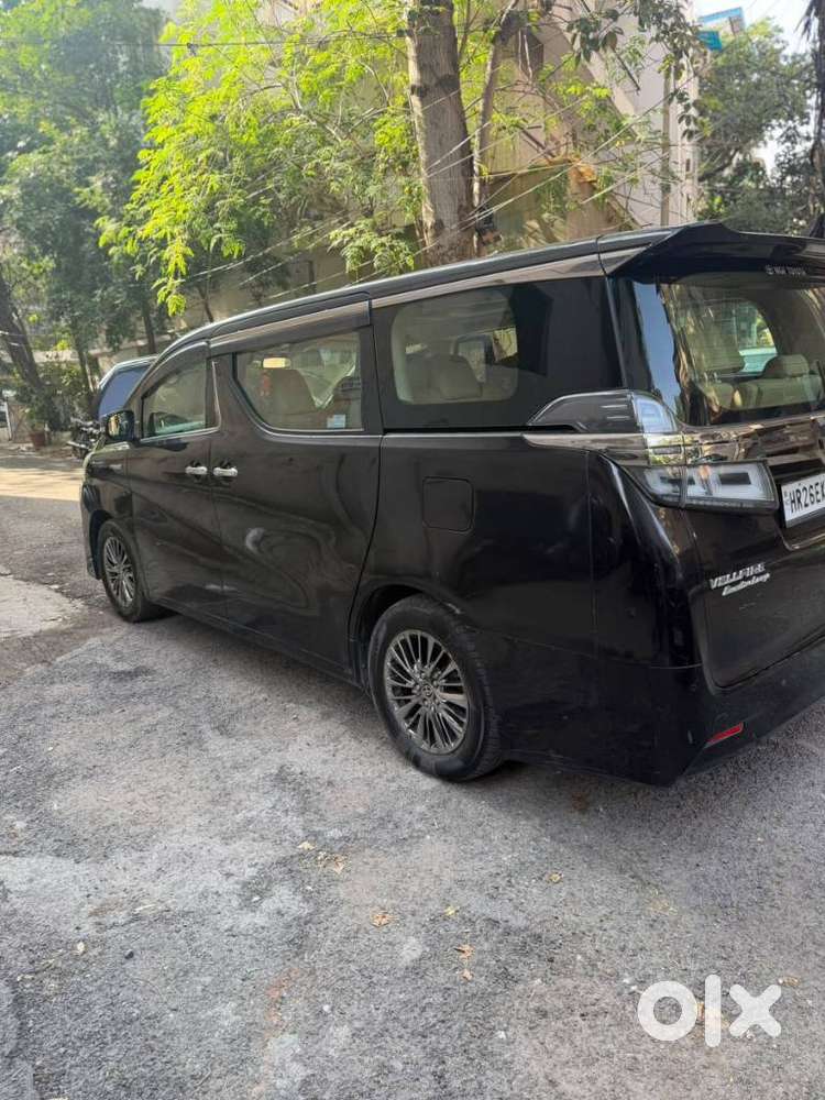 Toyota Vellfire 2.5 Executive Lounge, 2020, Petrol