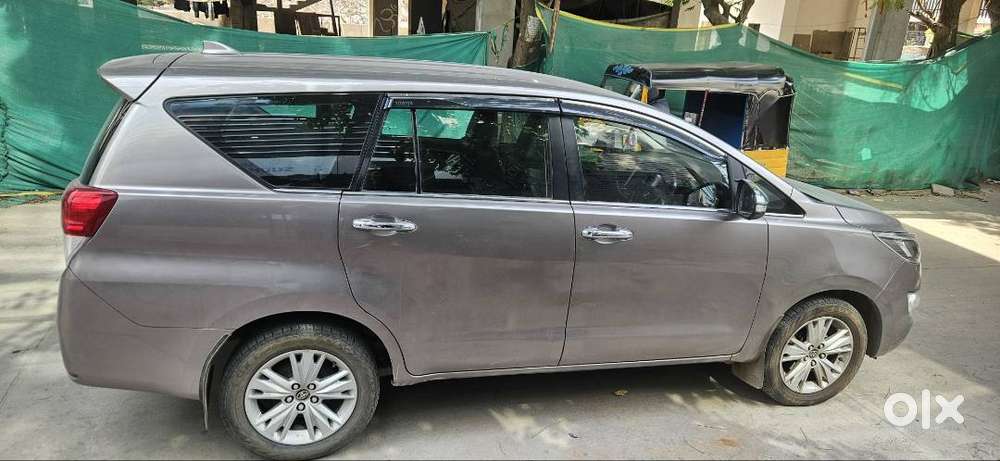 Superbly Maintained Toyota Innova Crysta 2.4zx Diesel Topend 1st Owner
