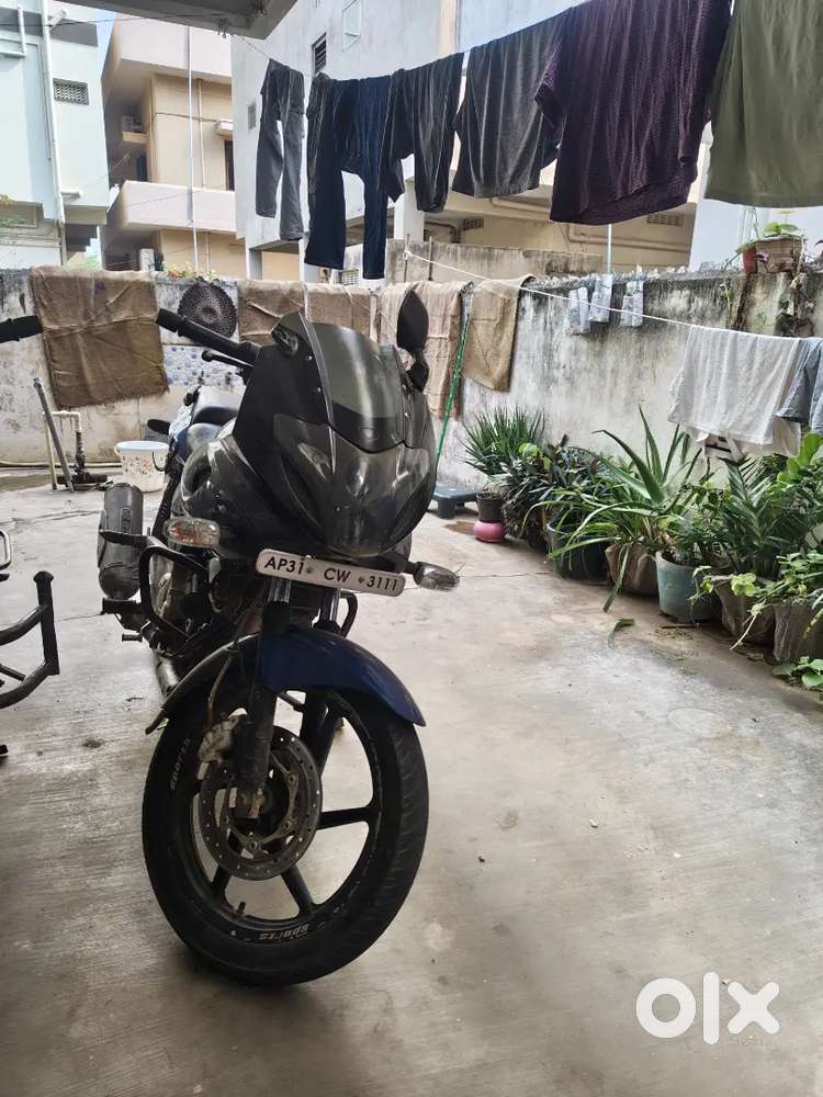 Bajaj Avenger Street 2015