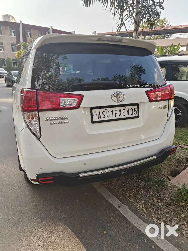 Toyota Innova Crysta 2024