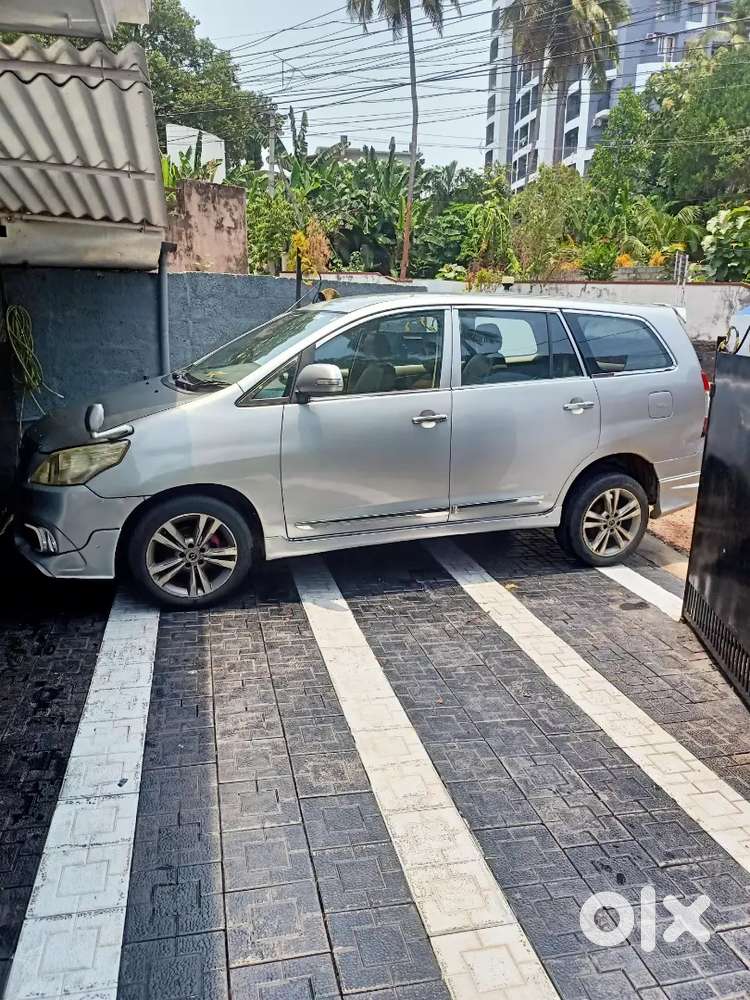 Toyota Innova 2010 Diesel Well Maintained