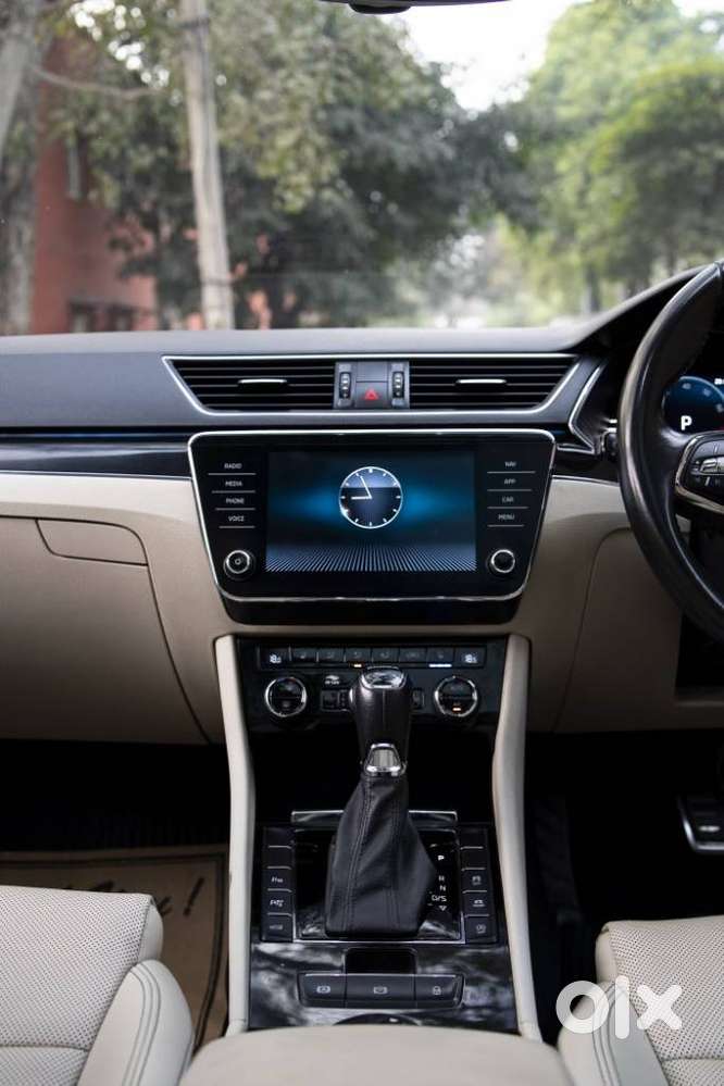 Skoda Superb Laurin And Klement 1.8, 2023, Petrol