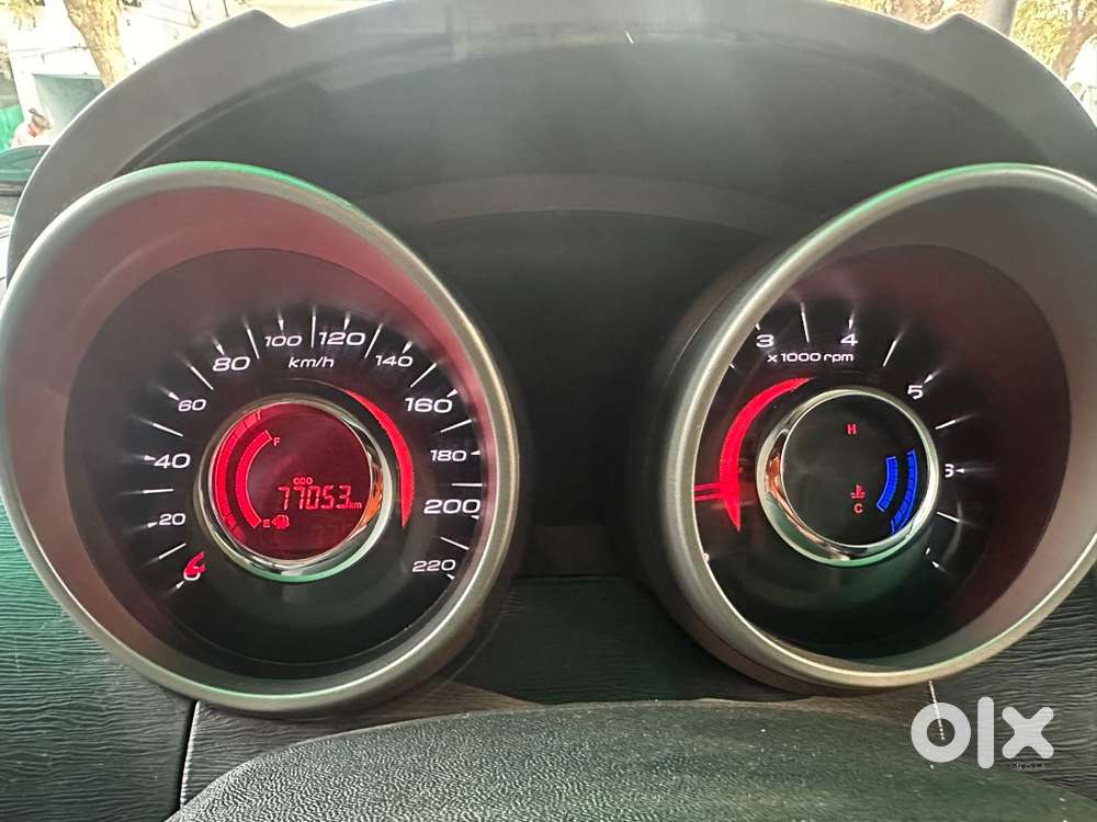 Mahindra Xuv500 2013 Diesel 77053 Km Driven Non Accidental Vip Number