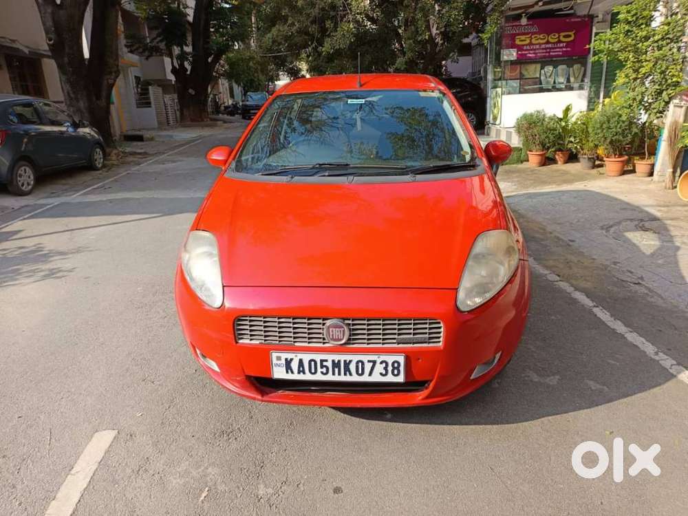 Fiat Grand Punto Emotion Top End( 1.3 Variant ) Diesel Model 2011
