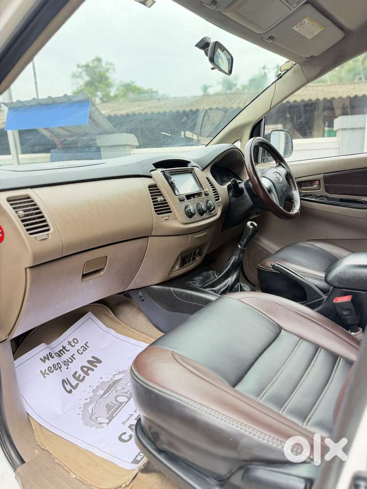 Toyota Innova 2.5 G (diesel) 8 Seater, 2015, Diesel