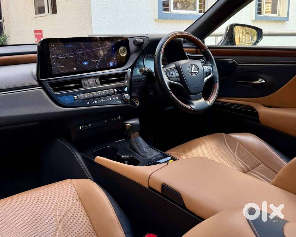 Lexus Es 300h Luxury, 2024, Petrol
