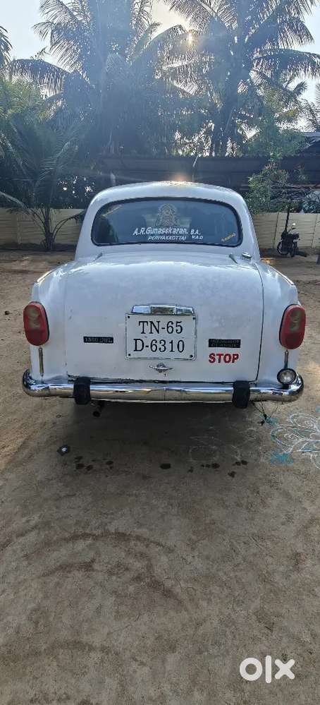 Ambassador Classic 1500 2004