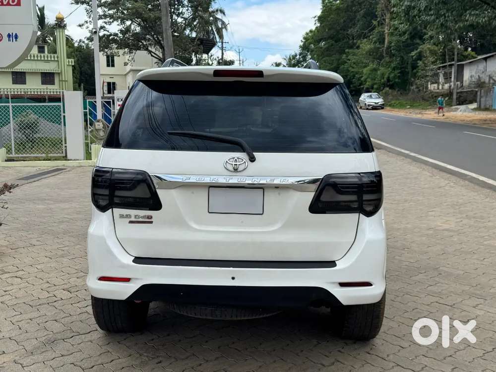 Toyota Fortuner 2012 Diesel 400000 Km Driven