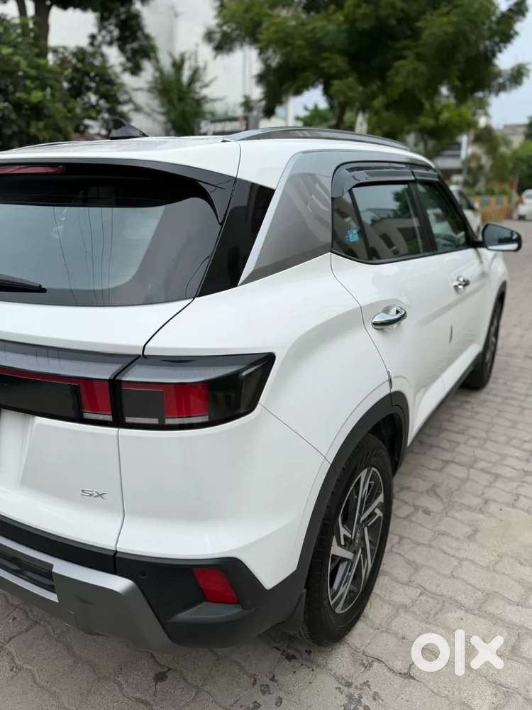 Hyundai Creta Sx (o) 1.5 Petrol Cvt, 2024, Petrol
